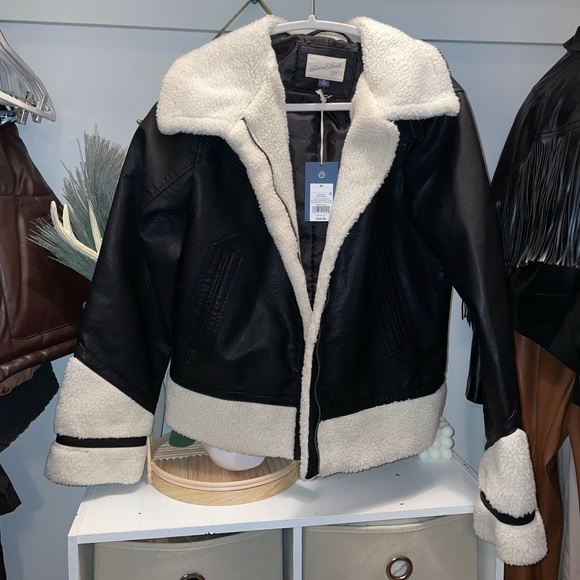 Universal Thread Jackets & Blazers - NEW Sherpa Jacket🖤